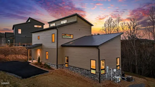 638 Ridge Top Loop, Gatlinburg, TN 37738