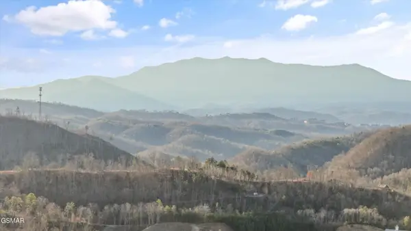 619 Cedar Road, Pigeon Forge, TN 37863