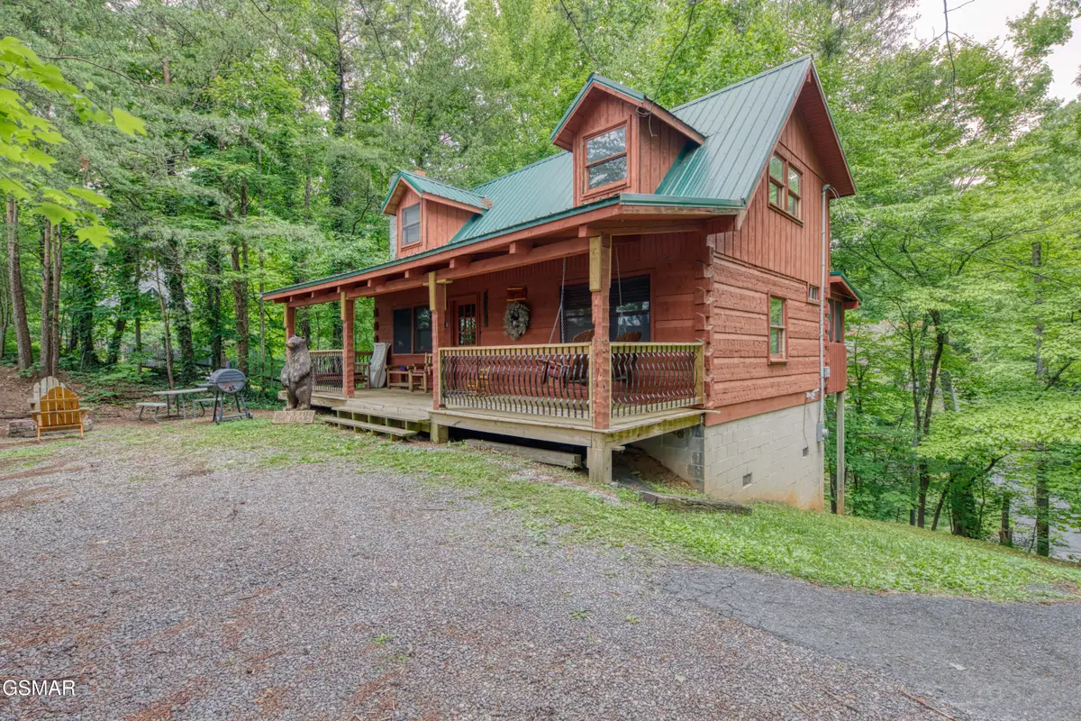 1136 E Foothills Drive, Gatlinburg, TN 37738 - #1