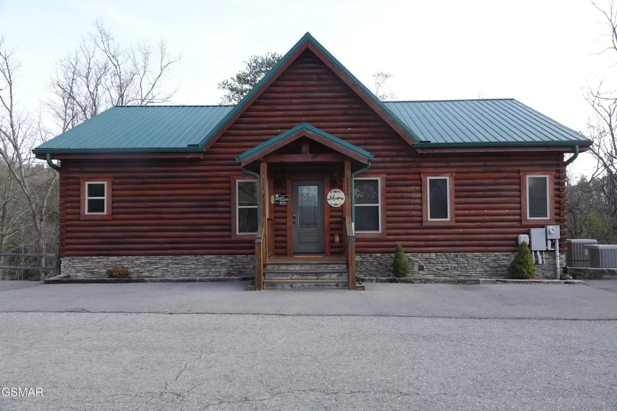 3226 White Falcon Way, Pigeon Forge, TN 37862 - #1