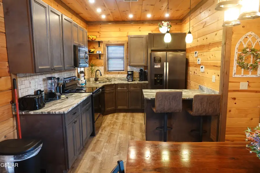 3226 White Falcon Way, Pigeon Forge, TN 37862 - #3