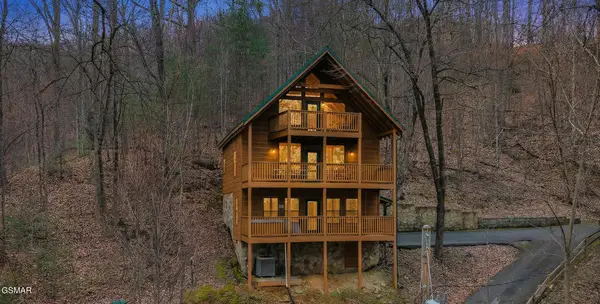 1739 W Sky View Drive, Sevierville, TN 37876