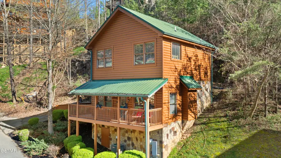 641 Chickasaw Gap Way, Pigeon Forge, TN 37863 - #2