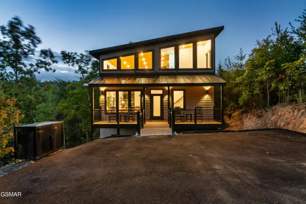 1665 Paulas Huskey Circle, Sevierville, TN 37876