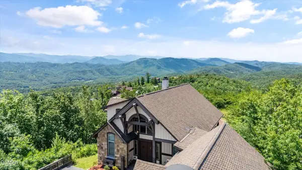 3301 Summit Trails Drive, Sevierville, TN 37862