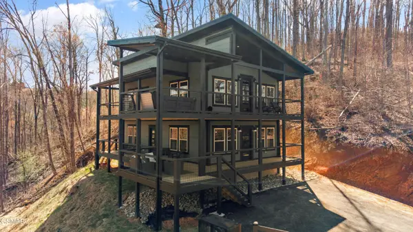 3244 Emerald Springs Loop, Sevierville, TN 37862