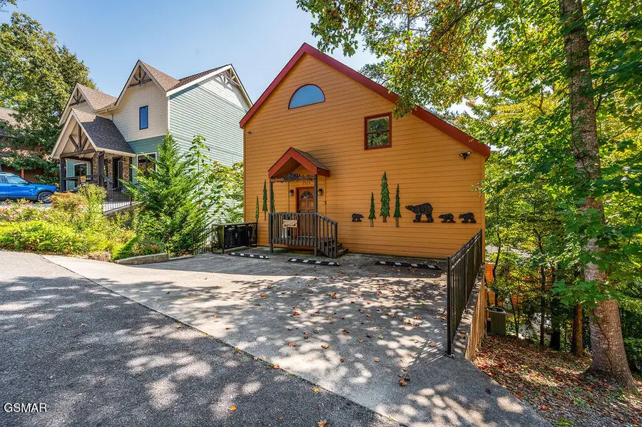 3523 Brook Stone Way, Pigeon Forge, TN 37863 - #2