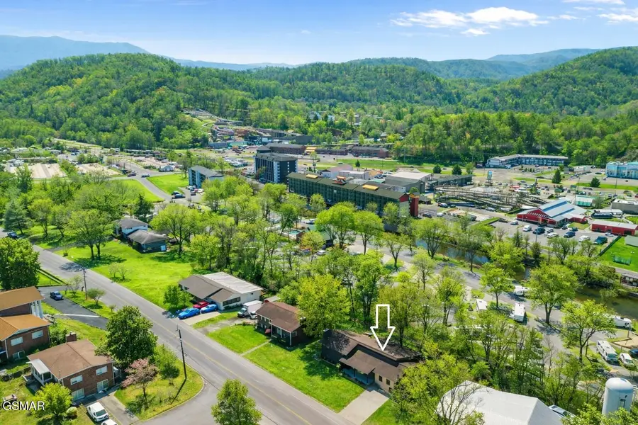 4020 Hitching Post Road, Pigeon Forge, TN 37863 - #2