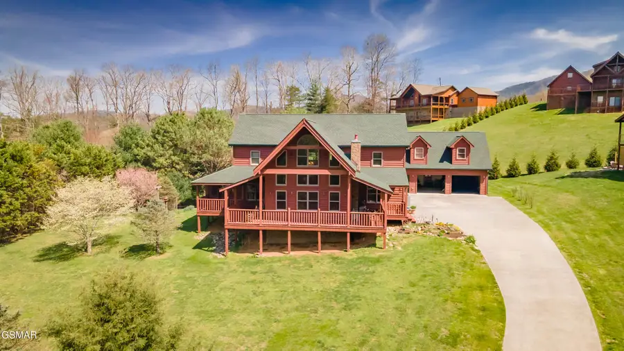 3385 Clear Valley Drive, Sevierville, TN 37862 - #3