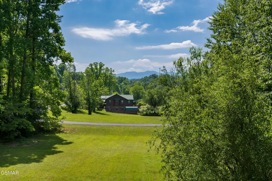 425 Patterson Lane, Gatlinburg, TN 37738 - #2