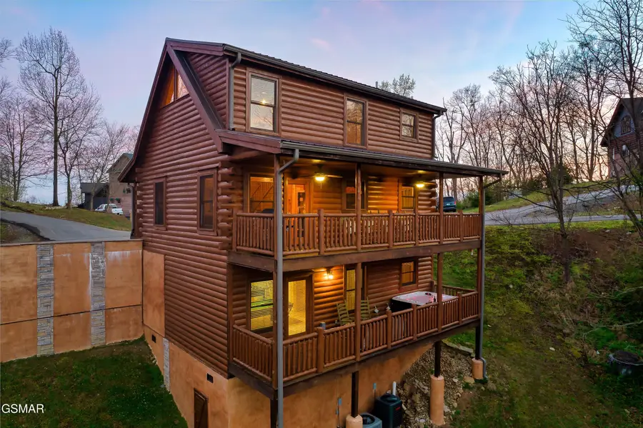 318 Alpine Mountain Way, Pigeon Forge, TN 37863 - #3
