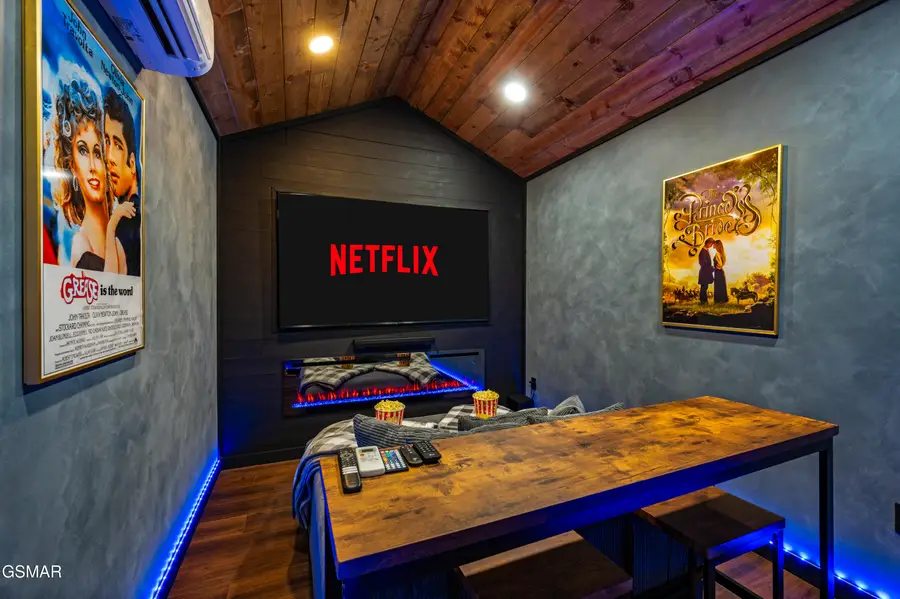 3742 Old Thomas Cross Road, Sevierville, TN 37876 - #3