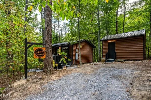 3746 Old Thomas Cross Road, Sevierville, TN 37876