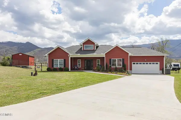 2221 Meadowbrook Lane, Sevierville, TN 37862