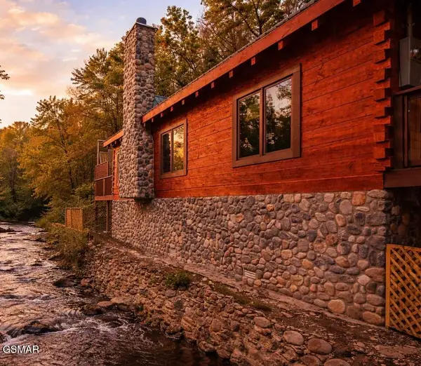 289 Roaring Fork Road, Gatlinburg, TN 37738