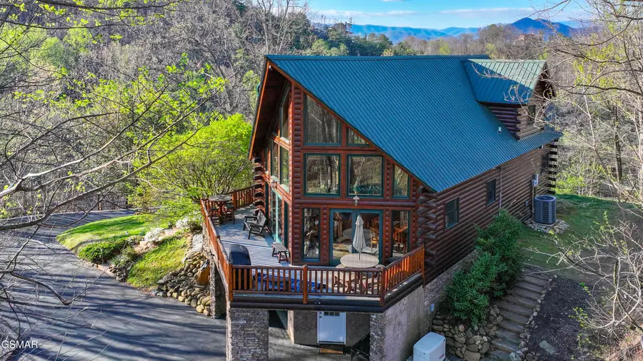 3341 Sugar Maple Loop Road, Sevierville, TN 37862 - #3