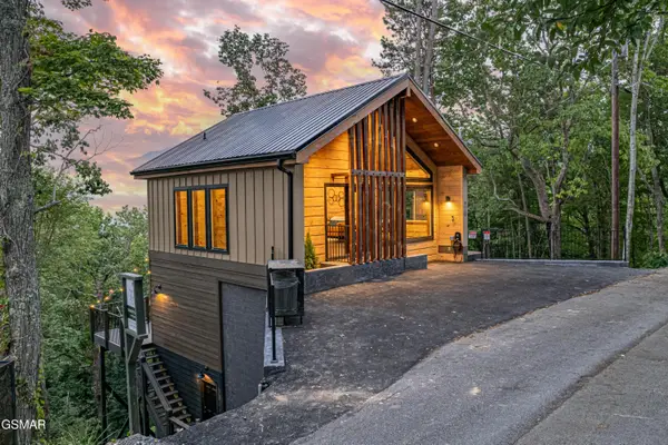 2450 Sunset Road, Sevierville, TN 37876