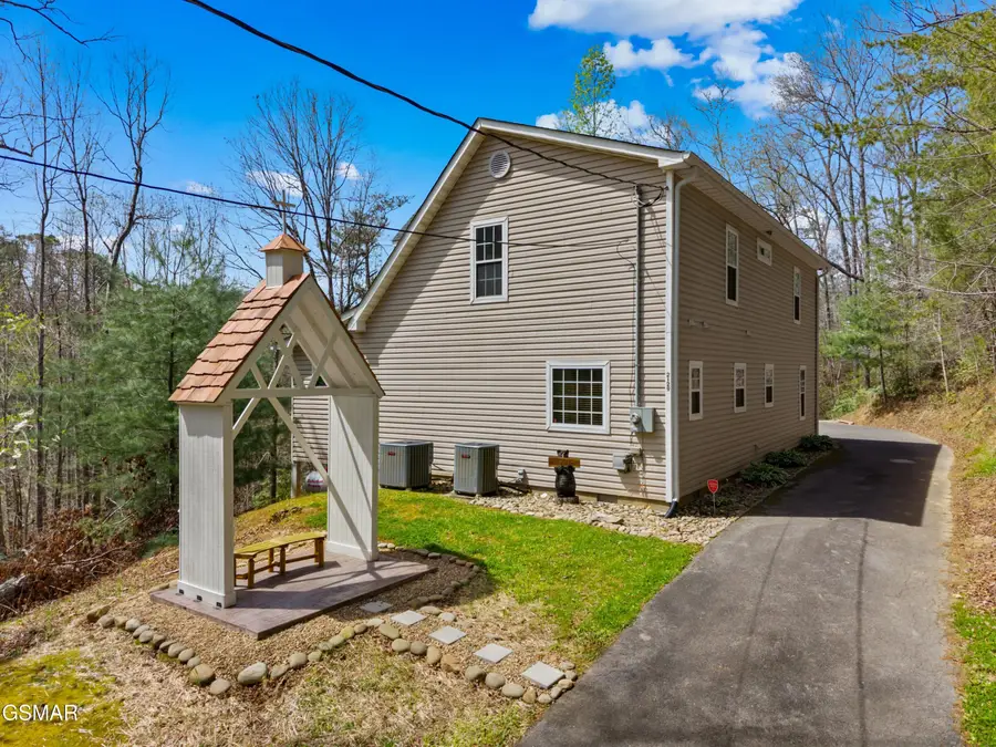 2129 Duck Pond Lane, Sevierville, TN 37876 - #2