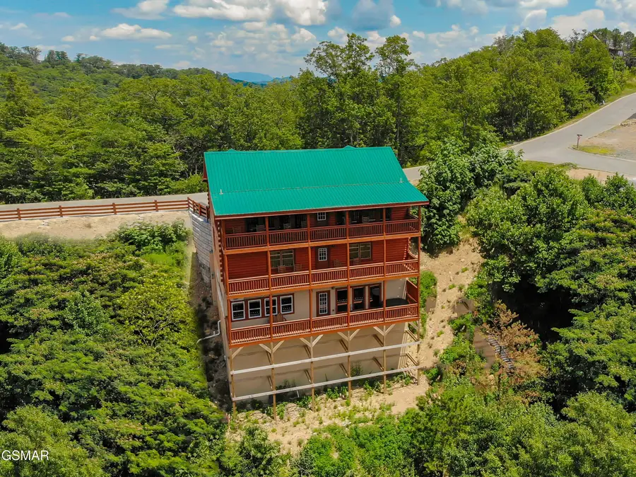 3270 Lonesome Pine Way, Sevierville, TN 37862 - #3
