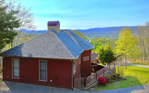 2250 Village Summit Drive, Sevierville, TN 37862