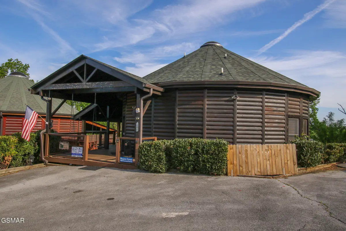 1086 Towering Oaks Drive, Sevierville, TN 37876 - #1