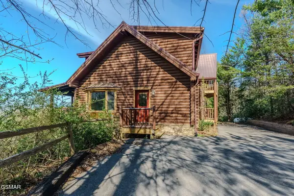 401 Pinnacle Vista Road, Gatlinburg, TN 37738