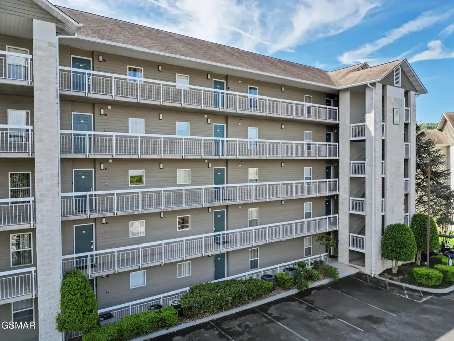 205 Ogle Drive #UNIT 424, Pigeon Forge, TN 37863 - #2