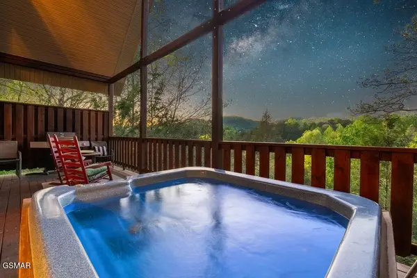 2011 Ridgecrest Loop Lane, Sevierville, TN 37876