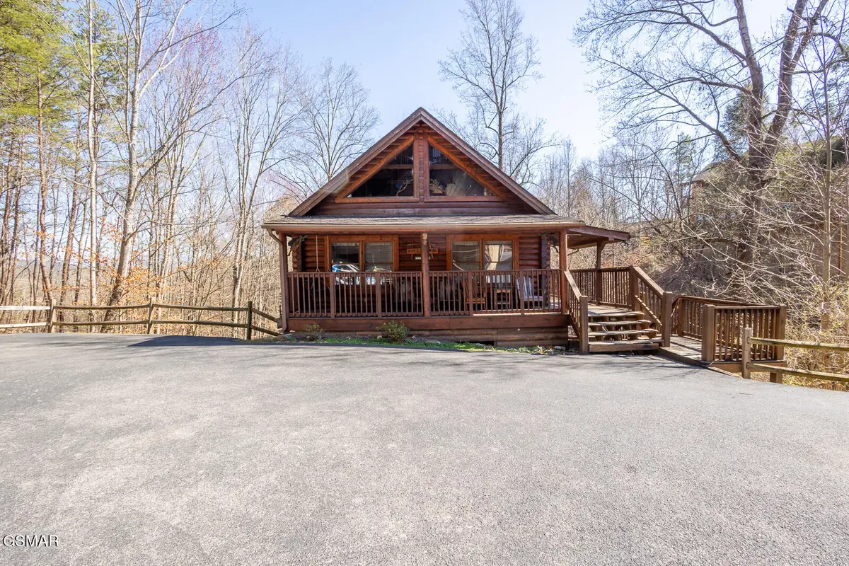 336 Big Bear Way, Pigeon Forge, TN 37863 - #1