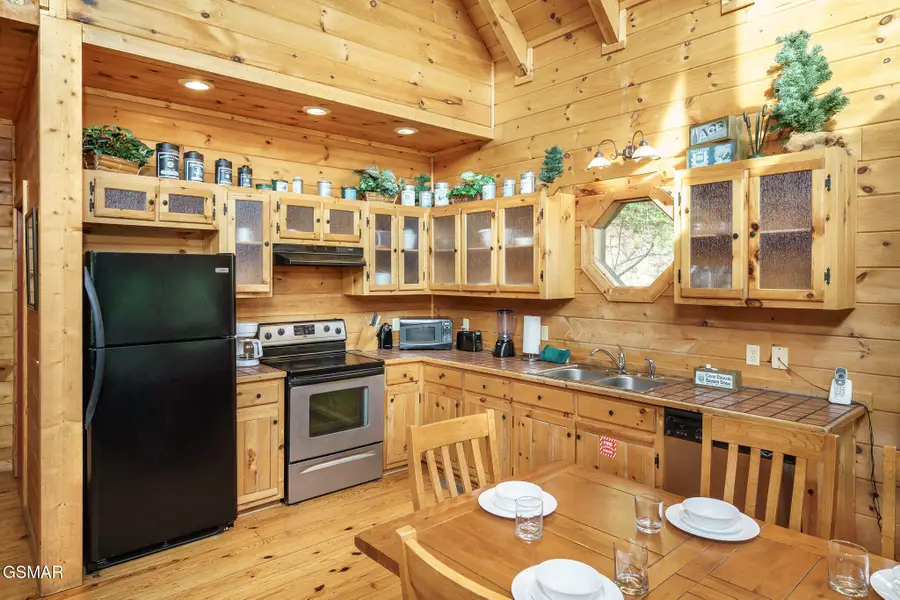 3129 Smokies Edge Road, Sevierville, TN 37862 - #3