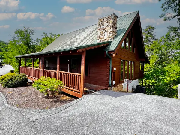 3216 White Falcon Way #19, Pigeon Forge, TN 37863