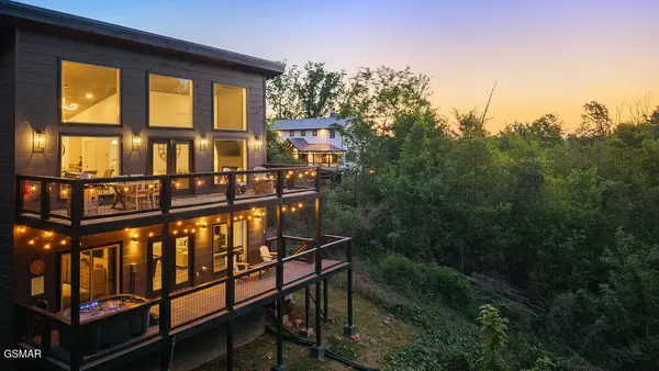 612 Sunset Lane, Gatlinburg, TN 37738