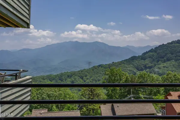 1260 Ski View Drive #APT 8205, Gatlinburg, TN 37738