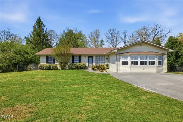 1121 Smokyview Drive, Sevierville, TN 37862
