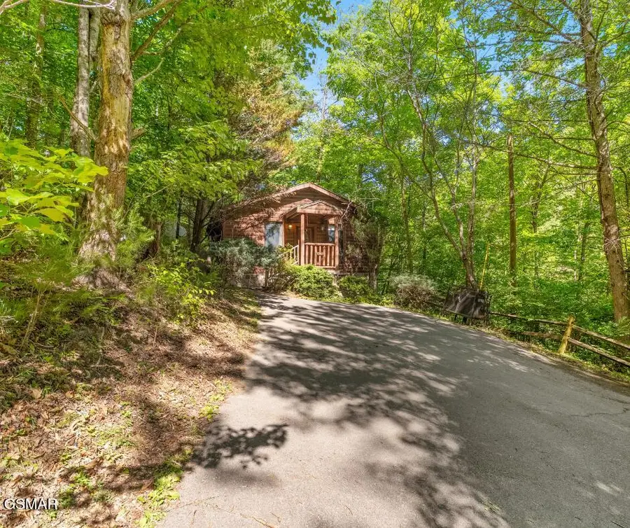 3112 Cove Creek Way, Sevierville, TN 37862 - #2