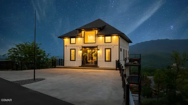 922 Piney Butt Way, Gatlinburg, TN 37738