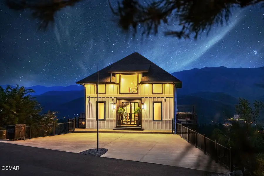 922 Piney Butt Way, Gatlinburg, TN 37738 - #2