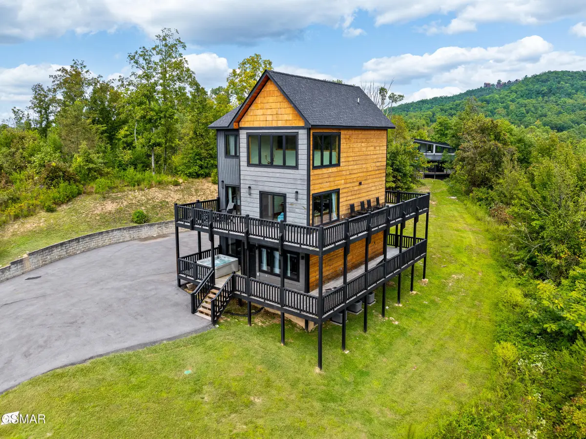 1279 Upper Middle Creek Road, Sevierville, TN 37876 - #1