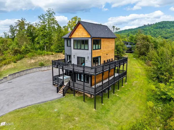 1279 Upper Middle Creek Road, Sevierville, TN 37876