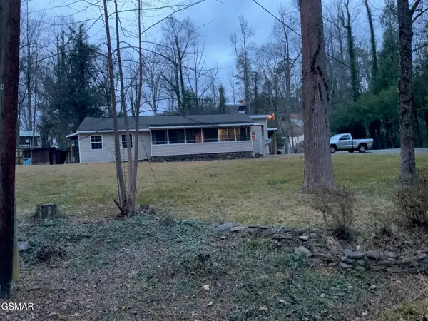 517 Laurel Avenue, Gatlinburg, TN 37738