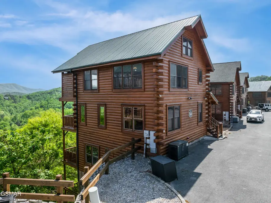 2828 White Oak Ridge Lane, Sevierville, TN 37862 - #2