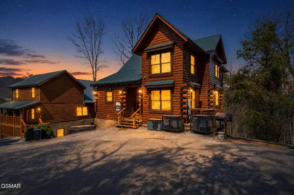 741 Chickasaw Gap Way, Pigeon Forge, TN 37863