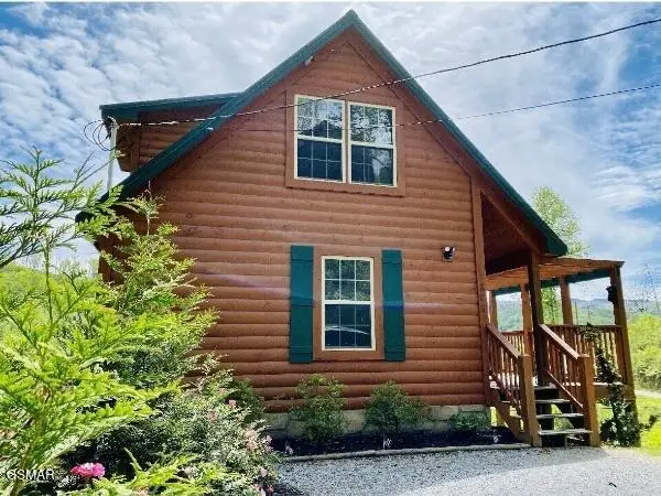 306 N Circle Drive, Gatlinburg, TN 37738