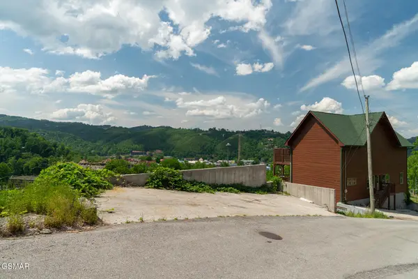 744 Widows Knob Road, Gatlinburg, TN 37738