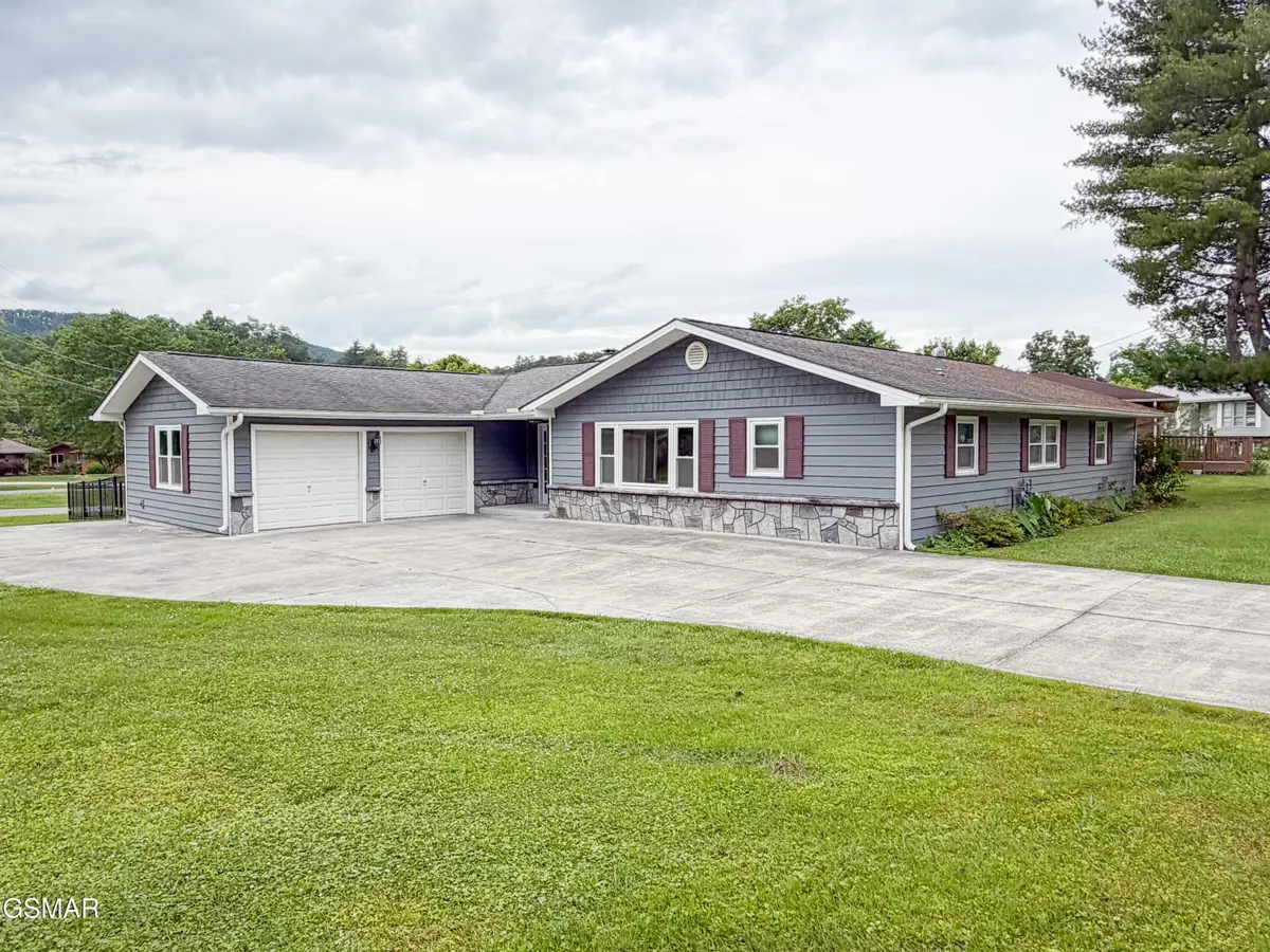 302 Park View Circle, Pigeon Forge, TN 37863 - #1