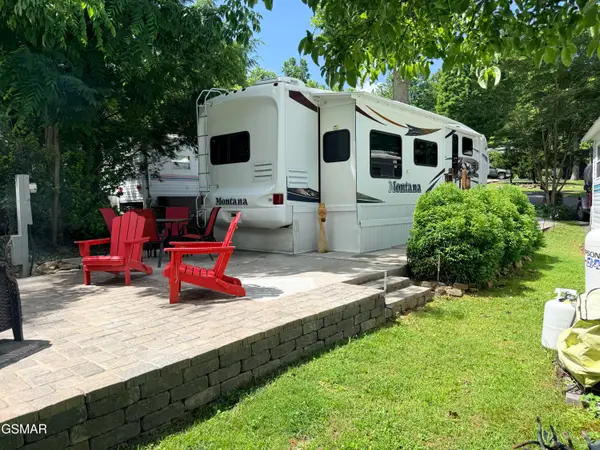 4229 E Parkway #2, Gatlinburg, TN 37738