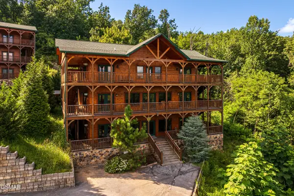 789 Mountain Stream Way, Gatlinburg, TN 37738