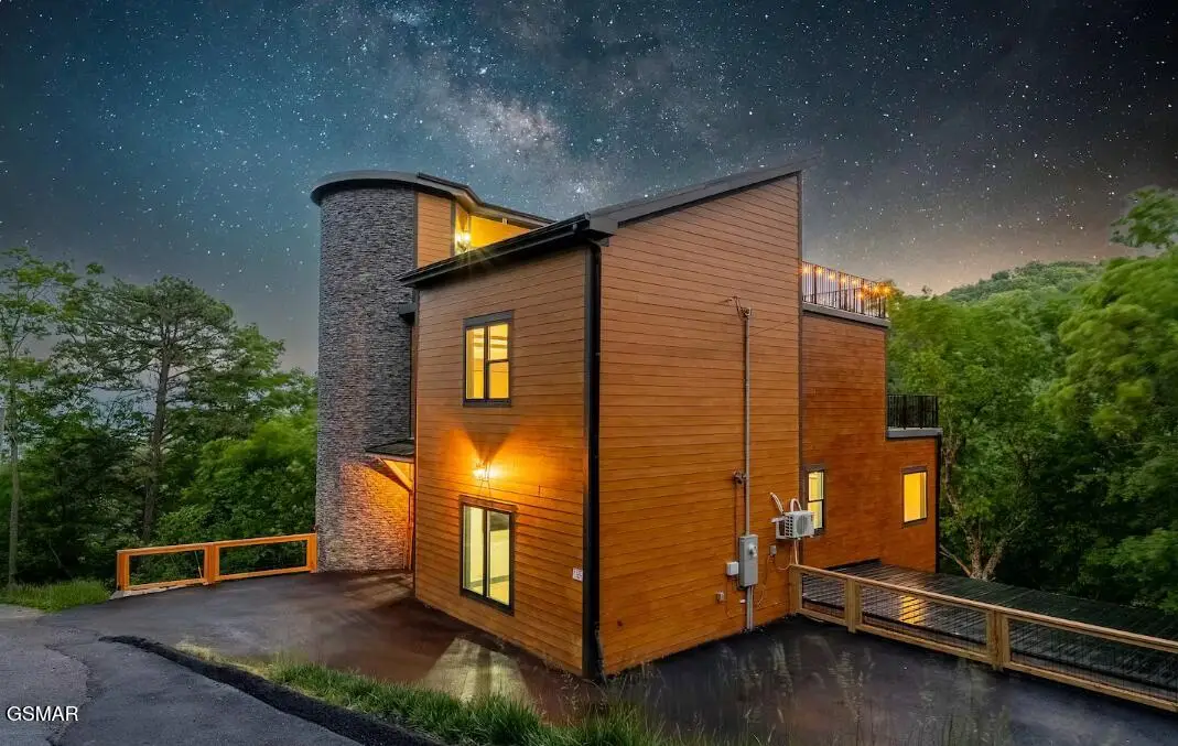 1253 Bavarian Way, Gatlinburg, TN 37738 - #1