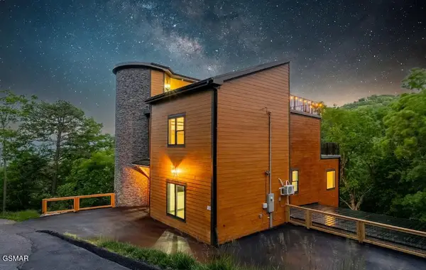1253 Bavarian Way, Gatlinburg, TN 37738