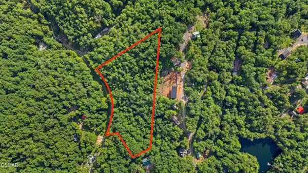 4321 Manis Hollow Road, Gatlinburg, TN 37738